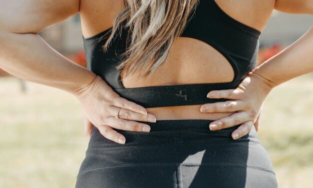 Posledice dugotrajnog sedenja – kako sačuvati pravilno držanje?