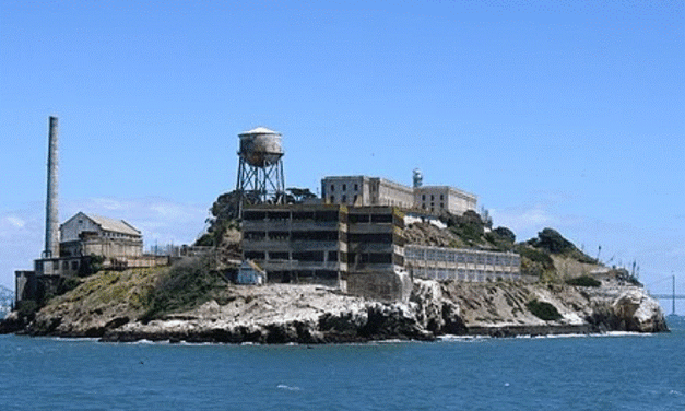 LUDILO: Tramp otvara Alkatraz?