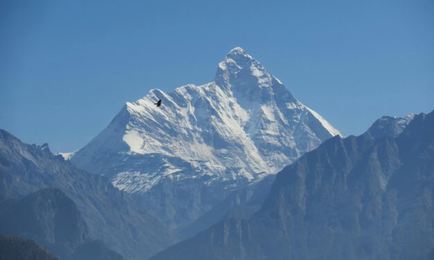 UŽAS NA HIMALAJIMA: Autobus se survao, IMA POGINULIH