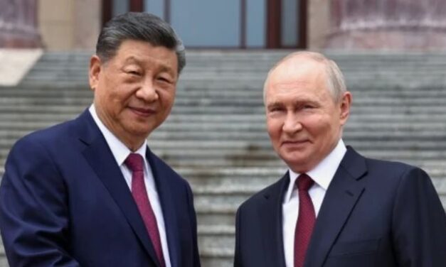 PUTIN I SI: Rukuju se rukuju, oni koji druguju…