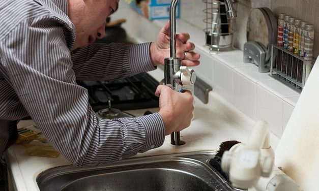 SMRAD IZ ODVODA: Evo kako da ga se rešite
