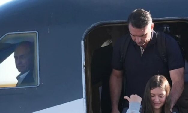 Bolsonaro sleteo na teritoriju SAD!